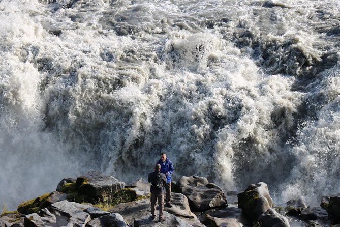 Lake Mývatn and Powerful Dettifoss Day Tour From Akureyri - Exploring the Wonders of Goðafoss