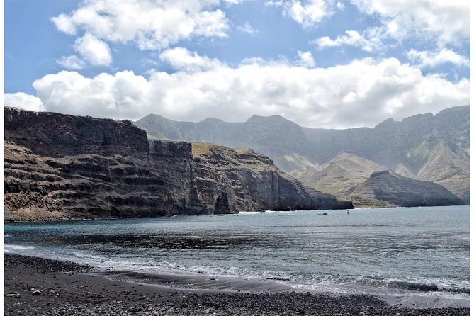 Las Palmas Shore Excursion: Private Volcanic Caldera, Teror Village and Wine-Tasting Tour - Exploring the Village of Teror