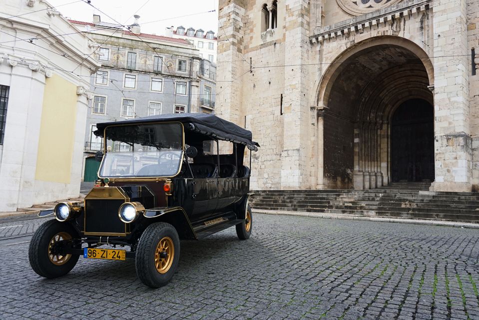 Lisbon: 3-Hour Street Art Tuk Tuk Tour - Discovering Lisbons Street Art