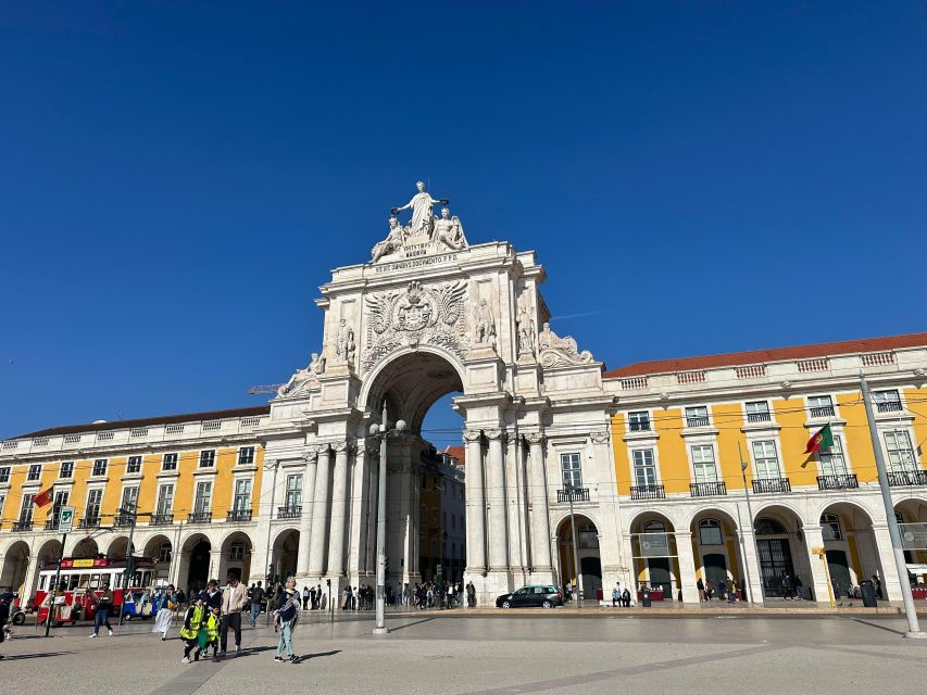 Lisbon: Arch Augusta, Baixa, Chiado Y Alfama Walking Tour - Itinerary Highlights