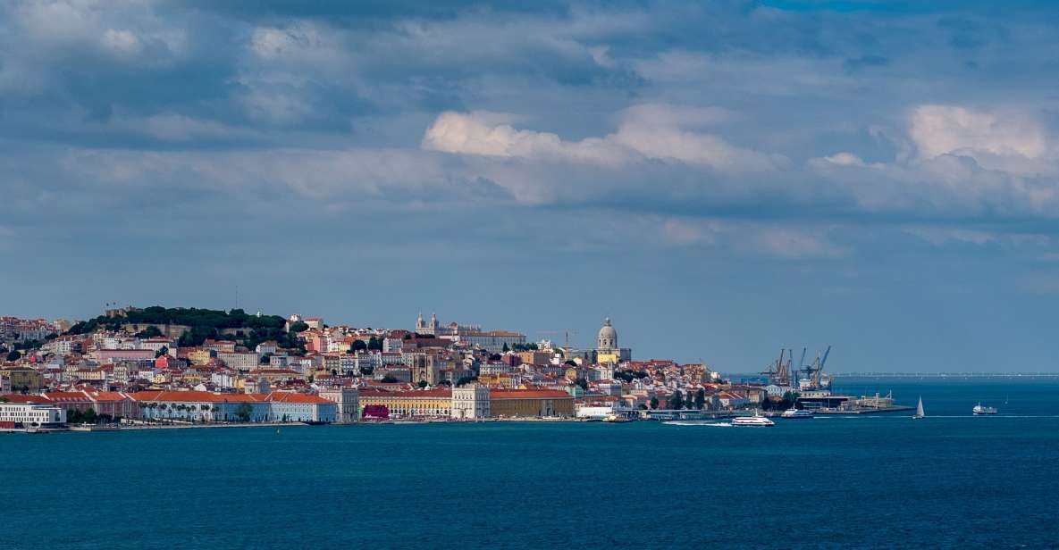 Lisbon: Private Cacilhas and Almada Walking Photo Tour - Itinerary and Route