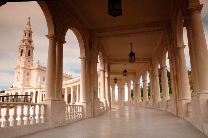 Lisbon: Shrine of Fátima Half Day Tour - Exploring the Sanctuary