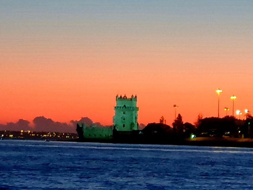 Lisbon: Sunset Boat Tour on Classic Boat - Inclusions