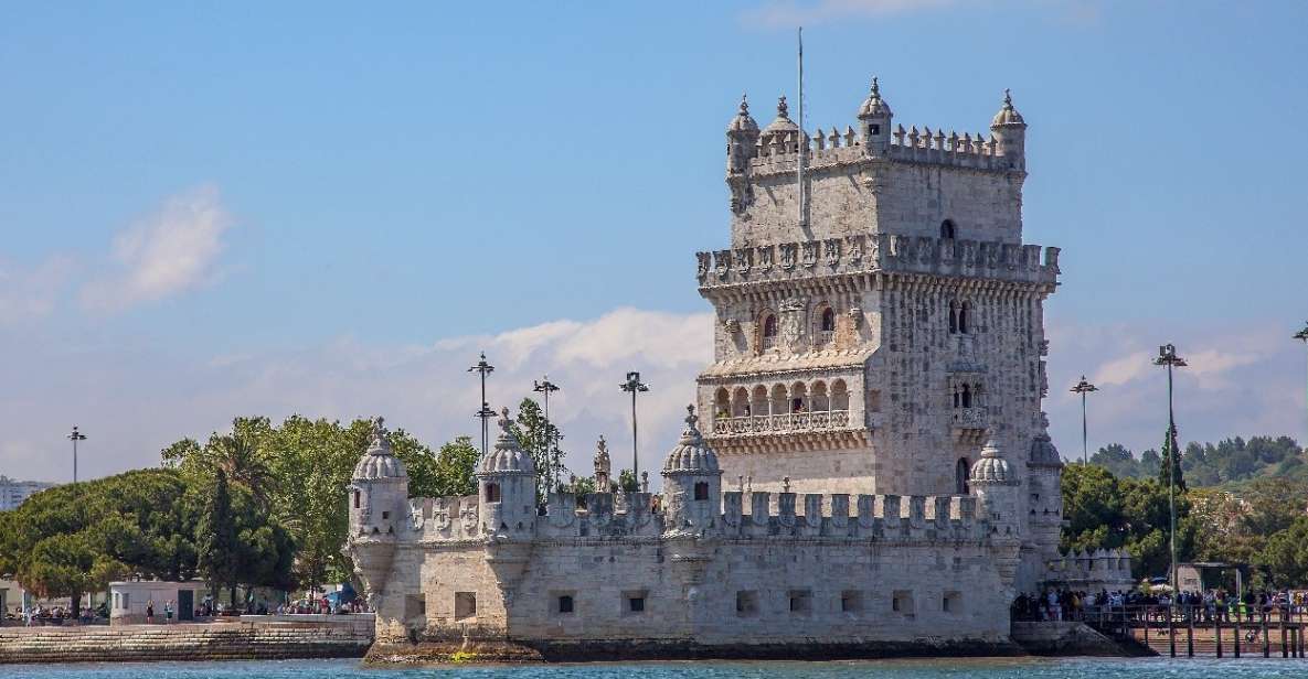 Lisbon: Tejo River Tour Bom Sucesso to Praça Do Comércio - Tour Experience