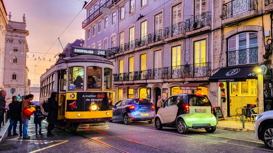 Lisbon Tour Oldtown & Viewpoints on a Tuktuk! - Lisbon Cathedral