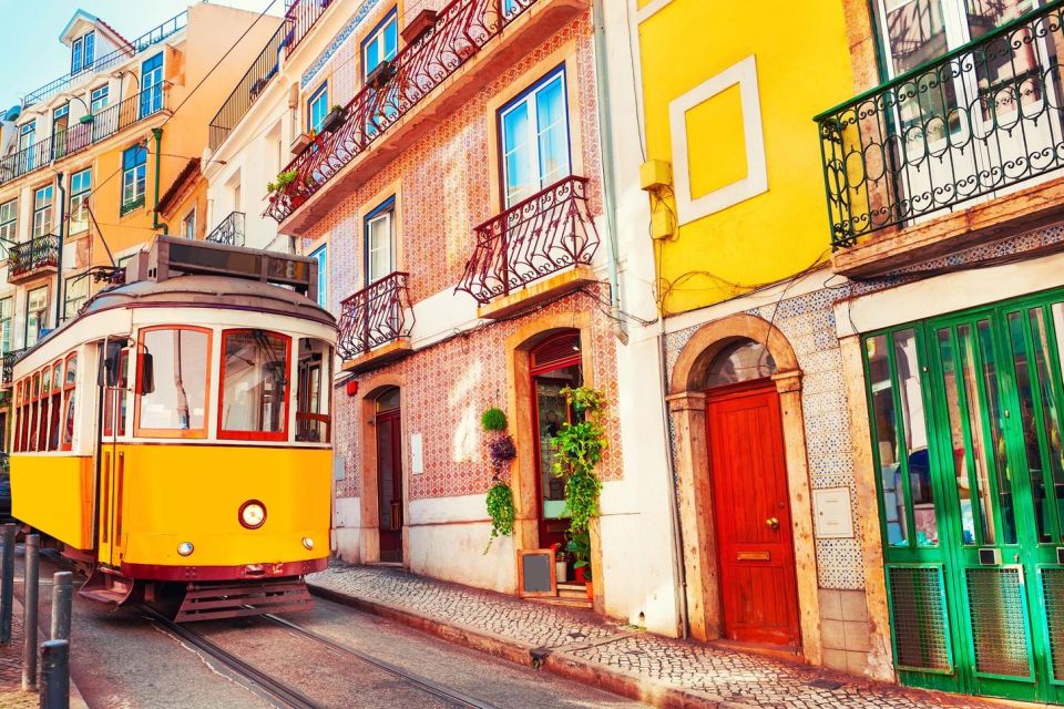 Lisbon: Walking Tour Discovering Rossio, Chiado and Alfama - Itinerary Highlights