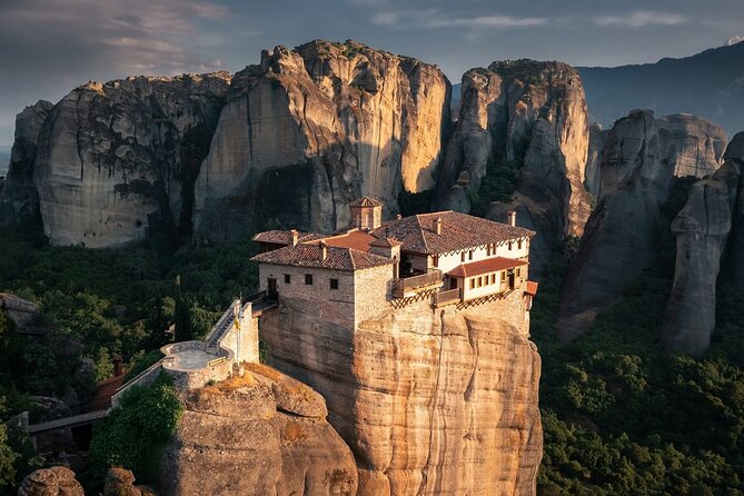 Local Agency - 1 Day by Train Thessaloniki to Meteora in English or Spanish - Logistic Information