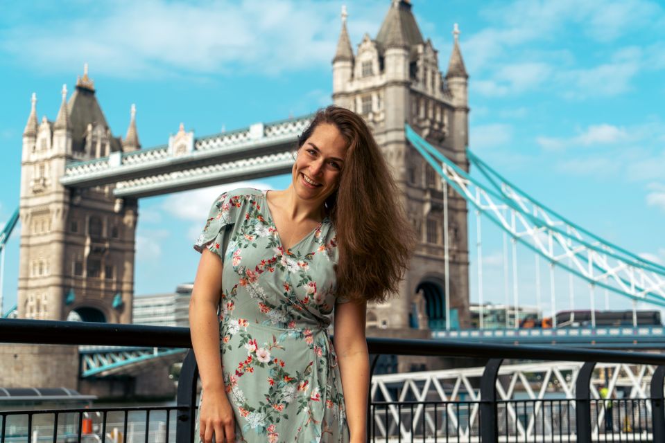 London: Professional Photoshoot at Tower Bridge - Photoshoot Inclusions