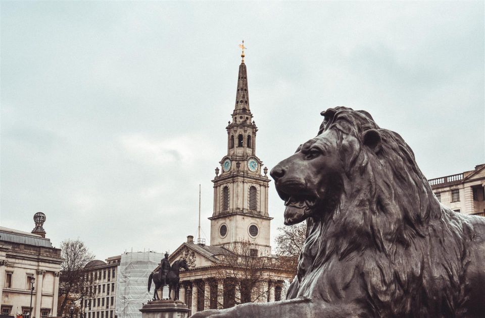 London: Secrets of Piccadilly Circus a Self-Guided City Game - Explore Iconic London Landmarks