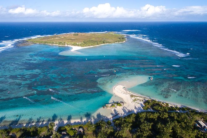 Luxury Catamaran Cruise: The Northern Islands - Flat Island Beaches