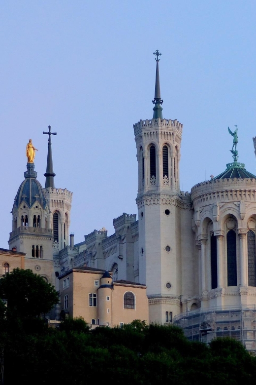 Lyon: Self-Guided Audio Tour - Audio Guide Features