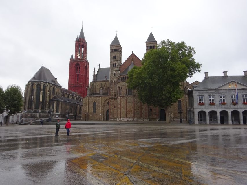 Maastricht Self-Guided Walking Tour & Scavenger Hunt - Experience Highlights