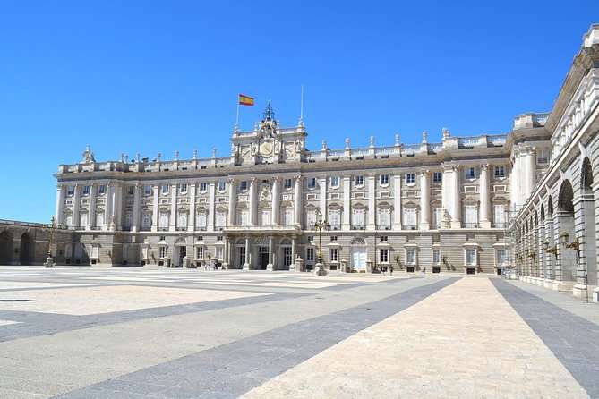 Madrid Royal Palace & Retiro Park Tour With Optional Tapas - Discovering El Retiro Park