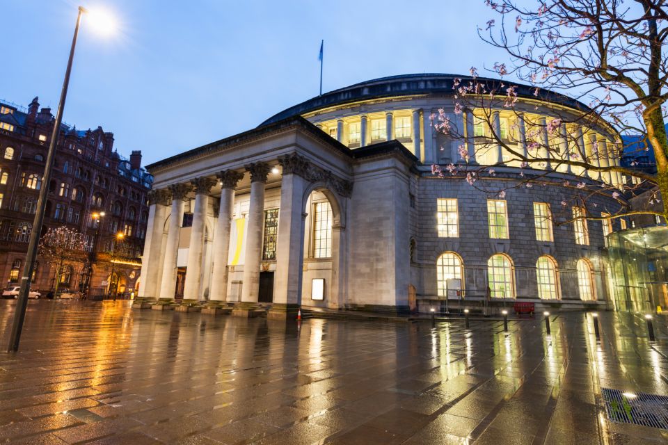 Manchester: First Discovery Walk and Reading Walking Tour - Top Attractions