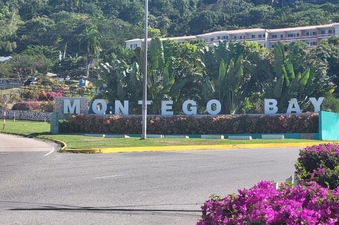 MBJ Airport Private Transfer to Hotels in the Montego Bay Area. - Traveler Participation