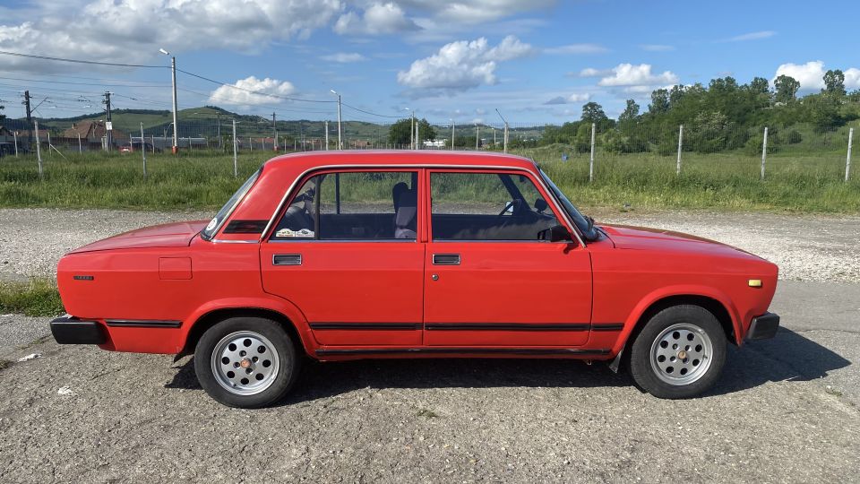 Medias: Private Tour in Vintage Car With Fortified Churches - Experience Highlights