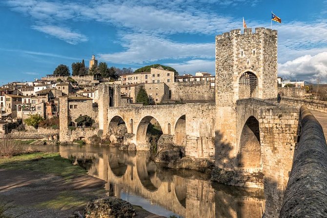 Medieval Villages & La Garrotxa Volcanic Zone Hiking. Small Group Tour - Meeting and Logistics