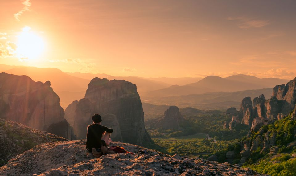 Meteora: Guided Sunset Tour With Monasteries and Caves Visit - Itinerary Highlights