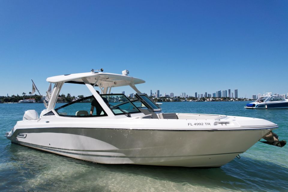 Miami: Private Star Island, Miami Skyline & Miami River Tour - Explore the Miami Skyline