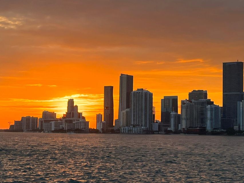 Miami: Skyline Cruise of the Magic City & Millionaire Houses - Cruise Experience