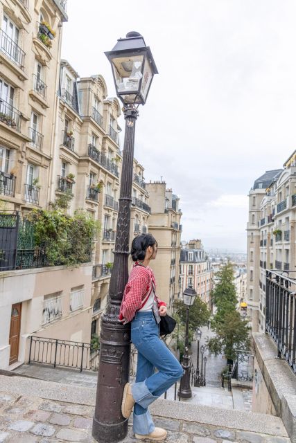 Montmartre Sacre Coeur Area Photoshoot by Paris Photographer - Description