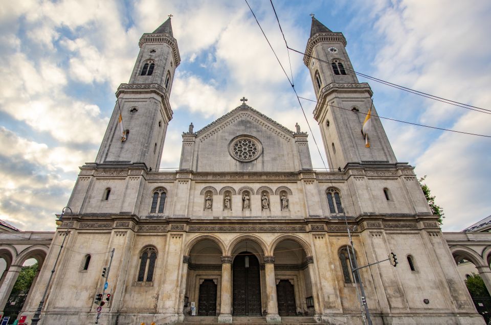 Munich: Capture the Most Photogenic Spots With a Local - Iconic Frauenkirche and Its Domes