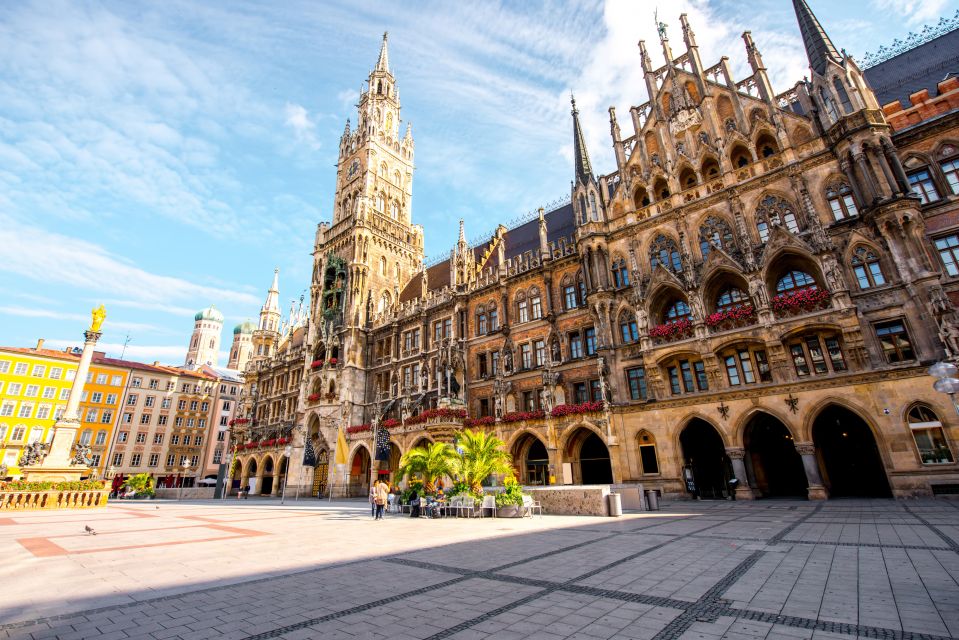 Munich: Private Walking Tour - New Town Halls Chiming Bells