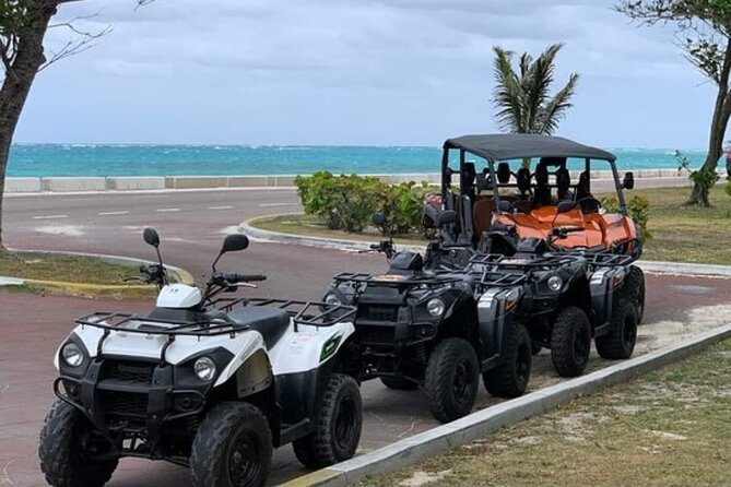 Nassau Narrated Jeep Tour With Full Bahamian Lunch and Drink - Queens Staircase and Fort Fincastle