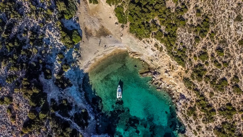 Naxos: Private Motorboat Cruise to Small Cyclades Islands - Explore Secluded Beaches