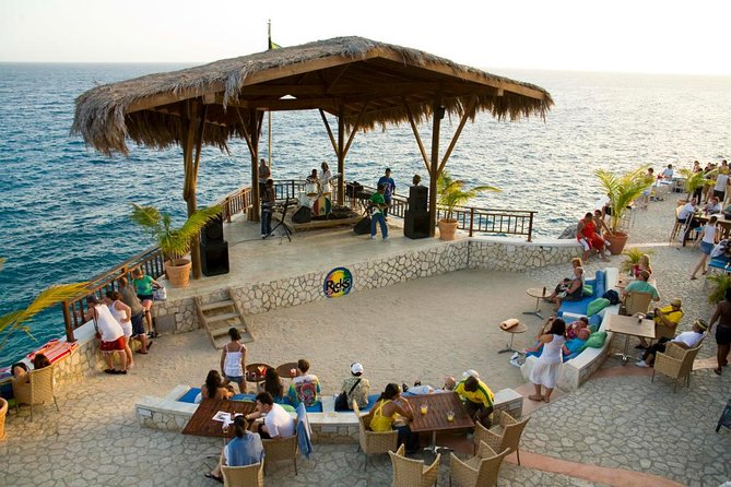 Negril 7 Mile Beach & Ricks Café Combo Tour From Montego Bay - Exploring 7 Mile Beach