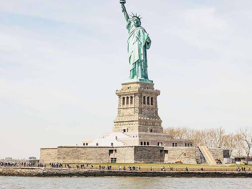 NYC Highlights: Memorial, Finance, Liberty Tour - Meeting Point