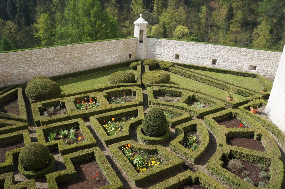 Ojców National Park and Pieskowa Skała Castle From Kraków - Experience Highlights