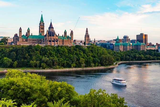 Ottawa Small Group Night Tour With River Cruise + Light Show - River Cruise