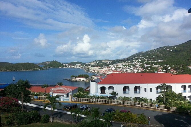 Paradise Taxi & Tours USVI-St.Thomas-Airport Transfer Bluebeard's / Yacht Haven - Details of the Transfers