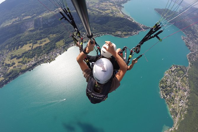 Paragliding Performance Flight Over the Magnificent Lake Annecy - Takeoff Site and Meeting Point