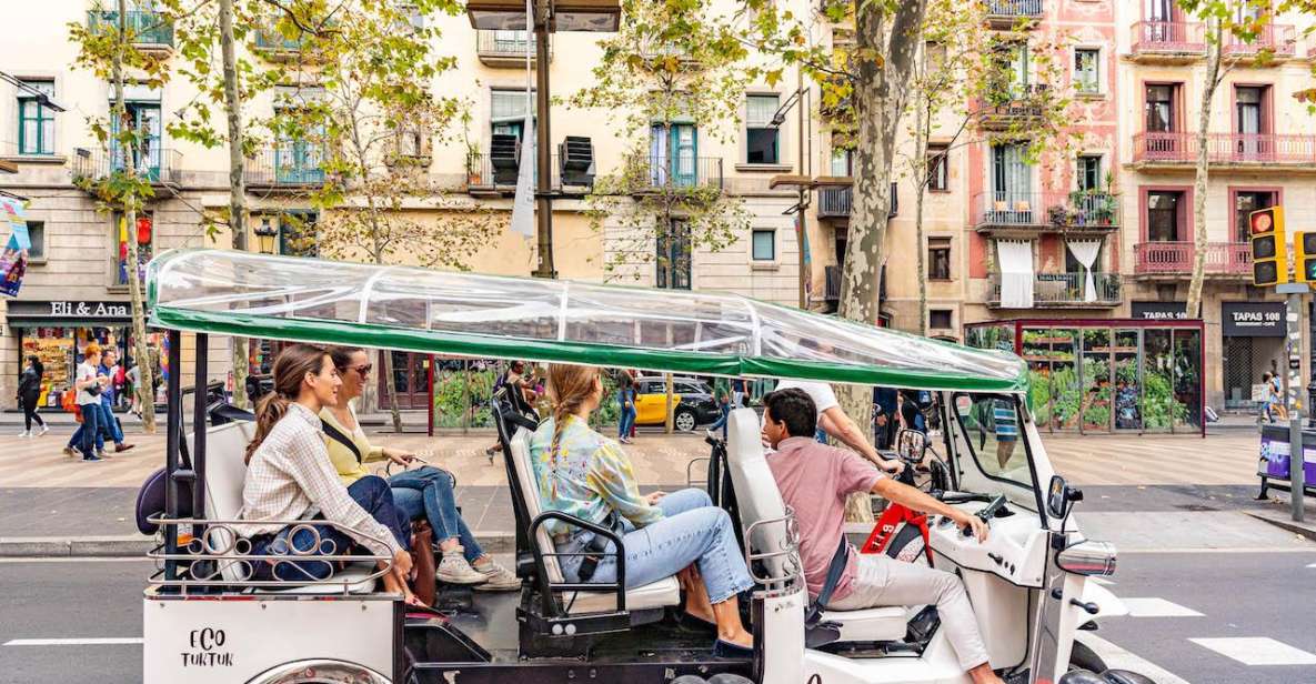 Paris: City Tour by Private Eco Tuk-Tuk - Itinerary Highlights