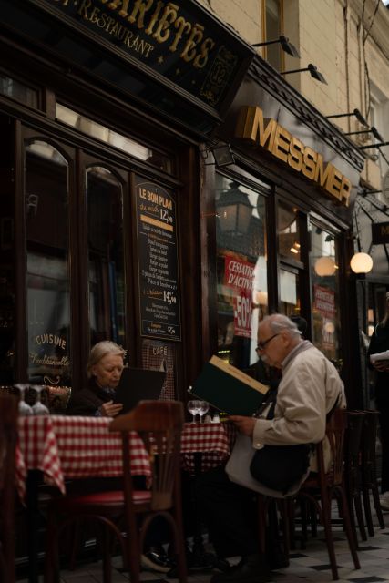 Paris: Local Secrets and Passageways Walking Tour - Passage Jouffroy Exploration