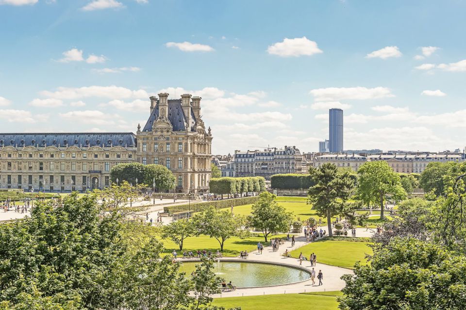 Paris: Louvre Private Family Tour for Kids With Entry Ticket - Highlights for Kids