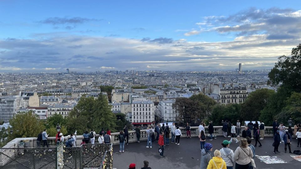 Paris : Low Cost Tour of Montmartre - Itinerary Highlights