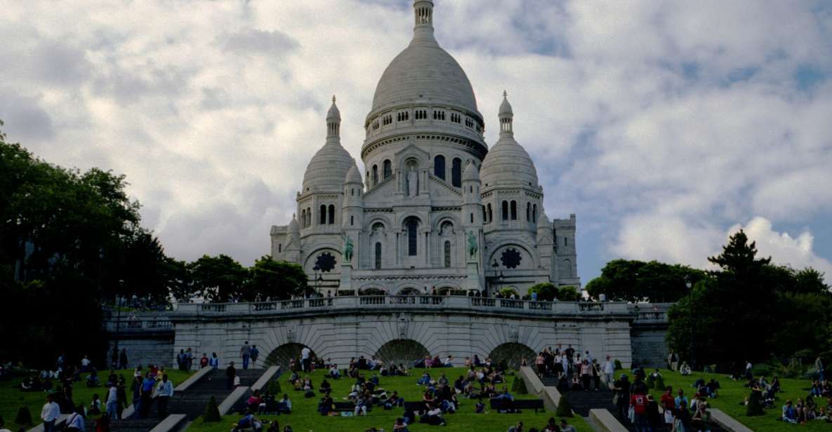 Paris: Montmartre Private Guided Walking Tour - Highlights of Montmartre