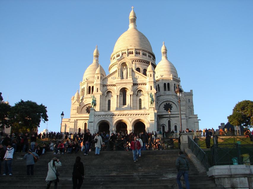 Paris: Montmartre Private Walking Tour - From Den of Iniquity to Bohemia