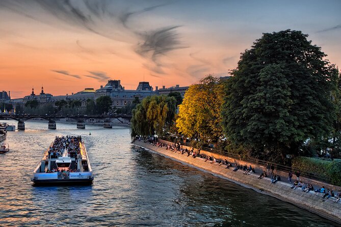 Paris Sightseeing Cruise With Champagne by Bateaux Mouches - Departure Location Details