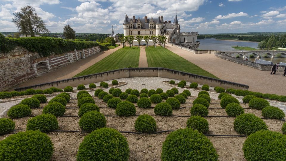 Paris: Top Loire Castles With Lunch and Wine - Visiting Chambord or Amboise