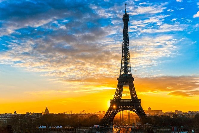 Paris Walking Day Tour With Eiffel Tower Access and Cruise Ticket - Itinerary