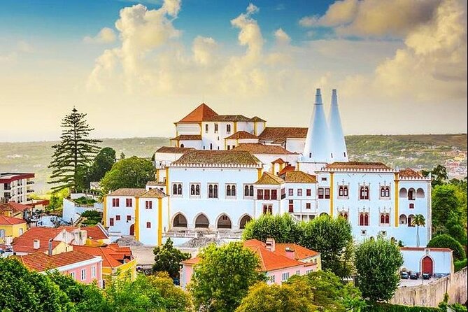 Pena Palace , Sintra and Cascais Tour - Travel With Locals - Explore Centro Historico De Sintra