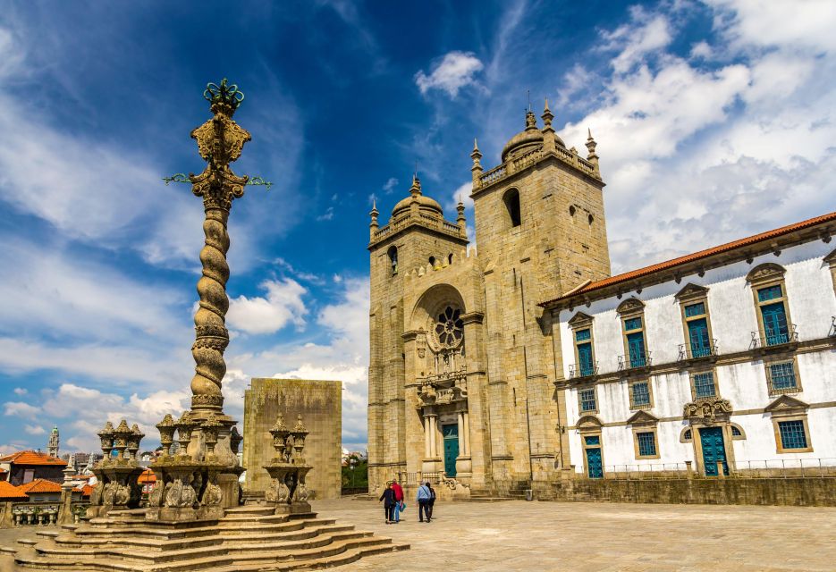 Porto: Private Architecture Tour With a Local Expert - Meeting Point and Inclusions