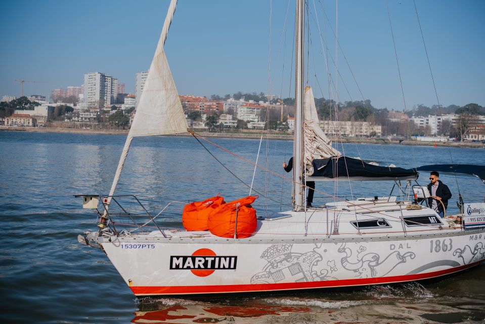 Porto: Shared Douro River Sunset Cruise With Welcome Drink - Experience Highlights