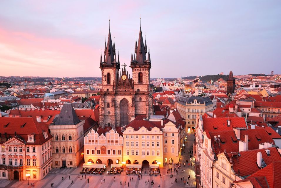 Prague: Old Town and Jewish Quarter Tour With Jewish Museum - Key Attractions