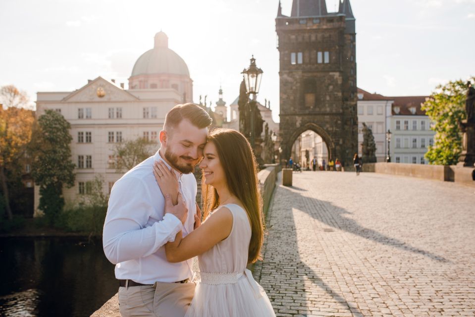 Prague: Professional Photoshoot at Charles Bridge - Pricing and Payment