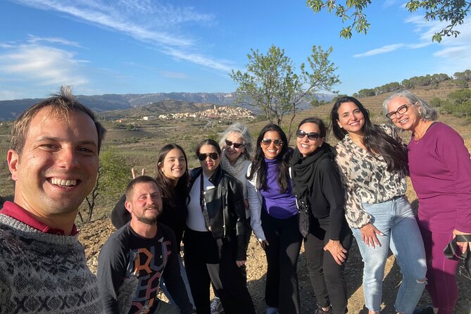 Priorat: 3 Wineries, Olive Oil and Lunch With Hotel Pick-Up - Winery Visits and Tastings